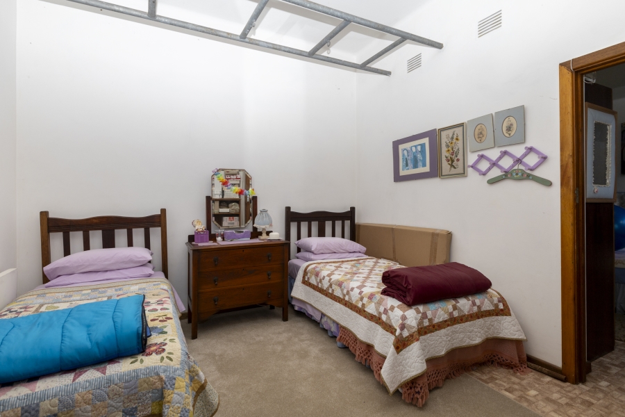 7 Bedroom Property for Sale in West Beach Eastern Cape